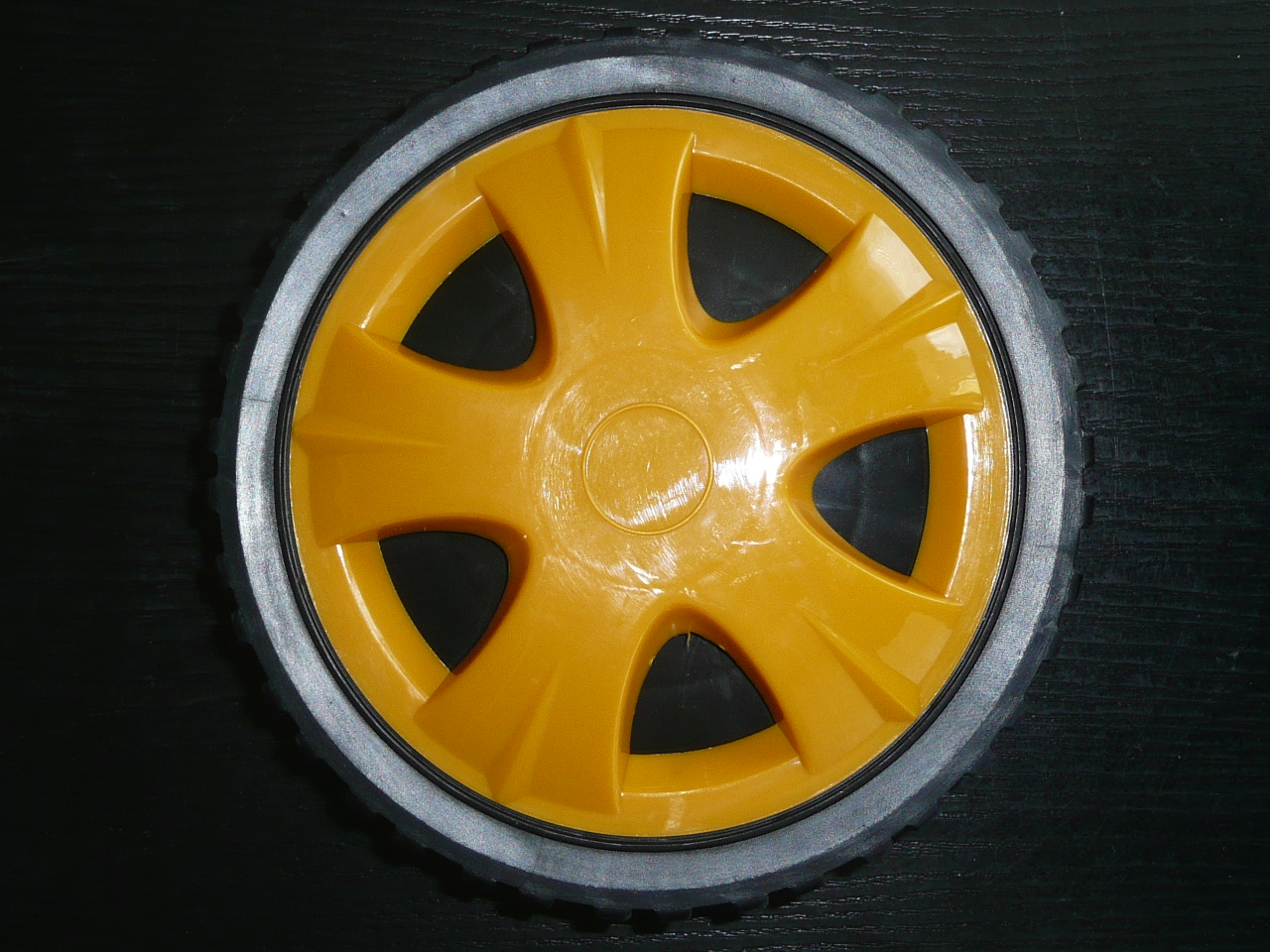 Koleso plast na ložiskach priemer 175mm