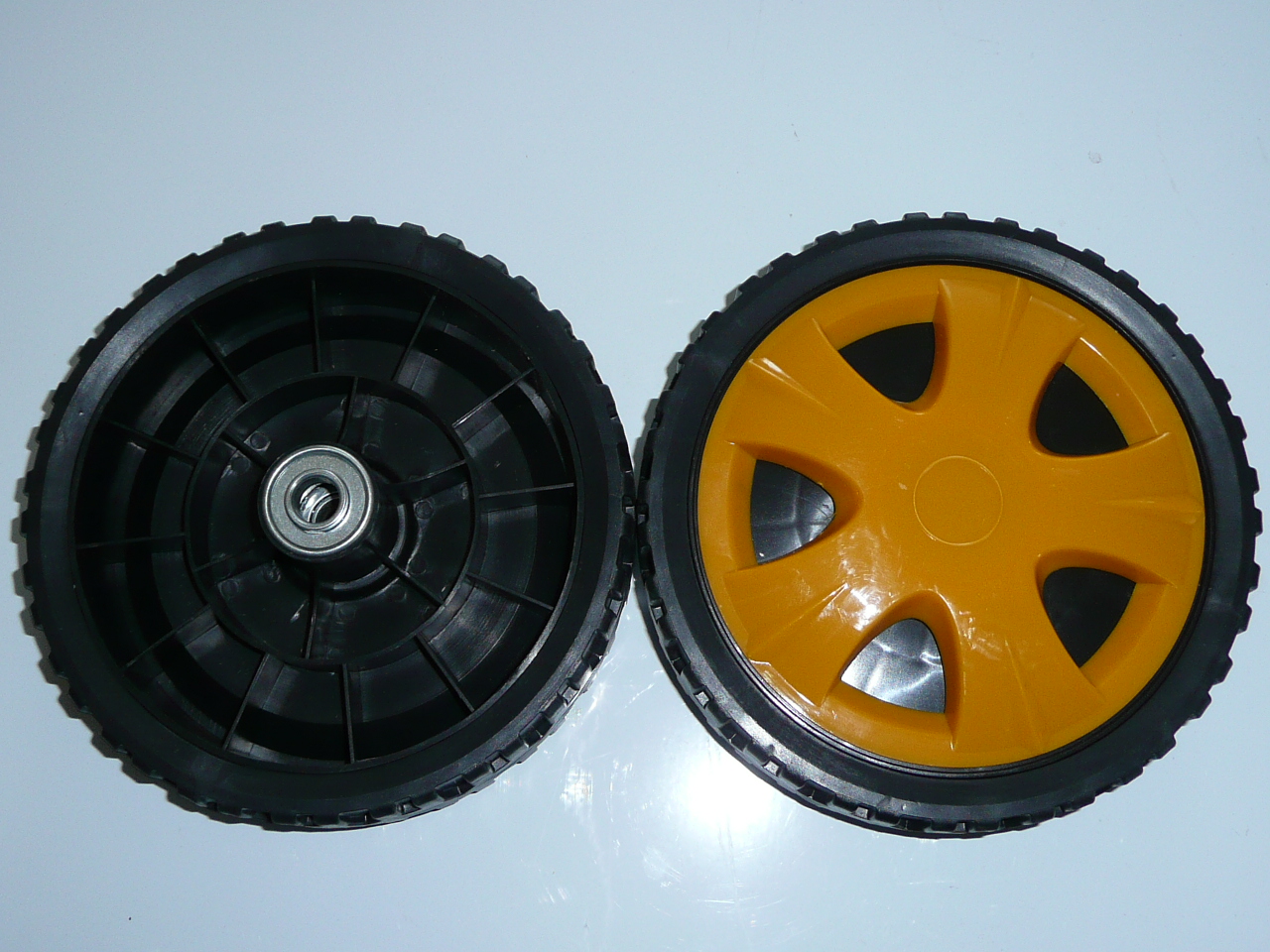 Koleso plast na ložiskach priemer 175mm