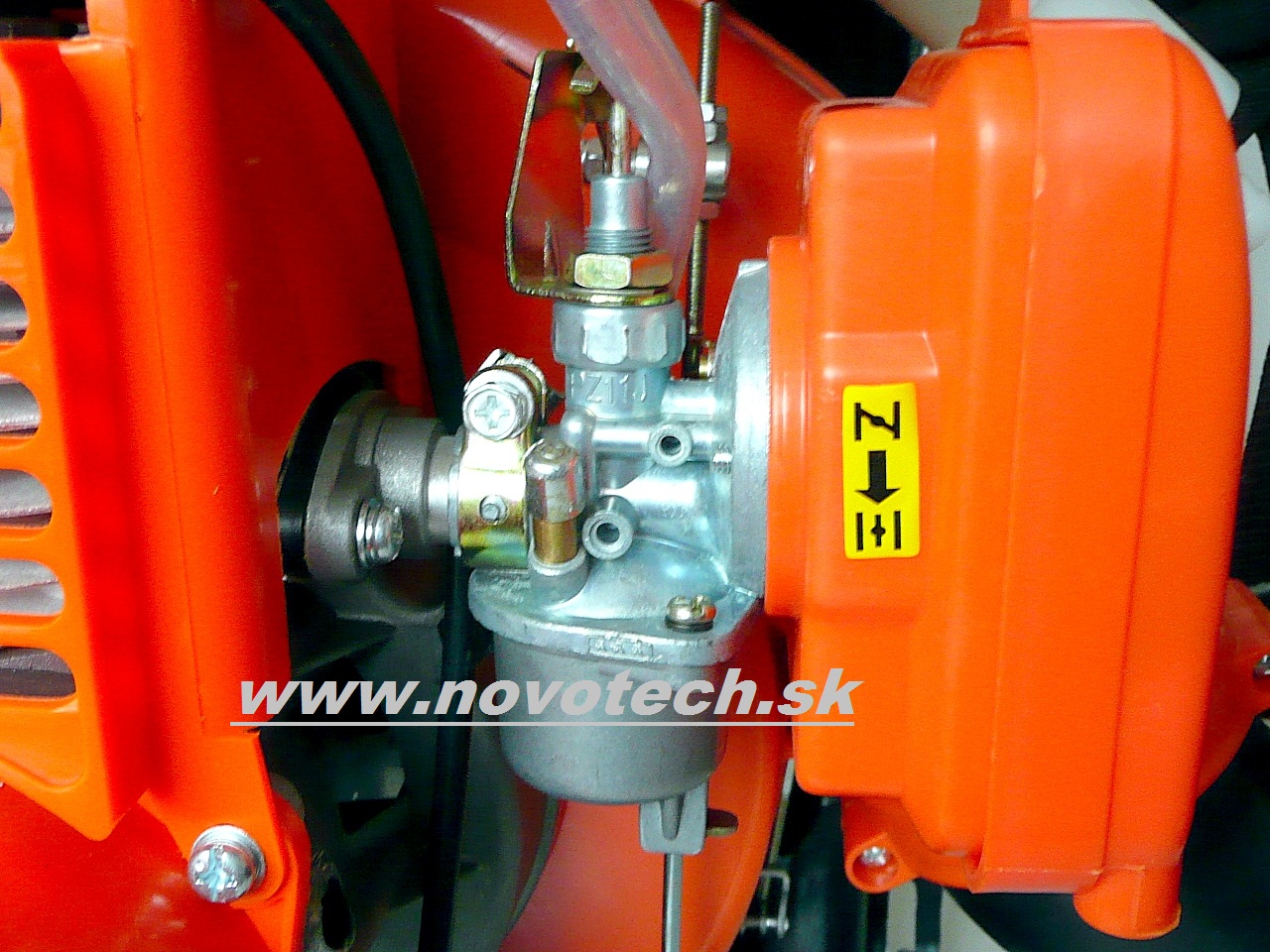 Postrekovač STRAUS 2,7HP 20L s čerpadlom media
