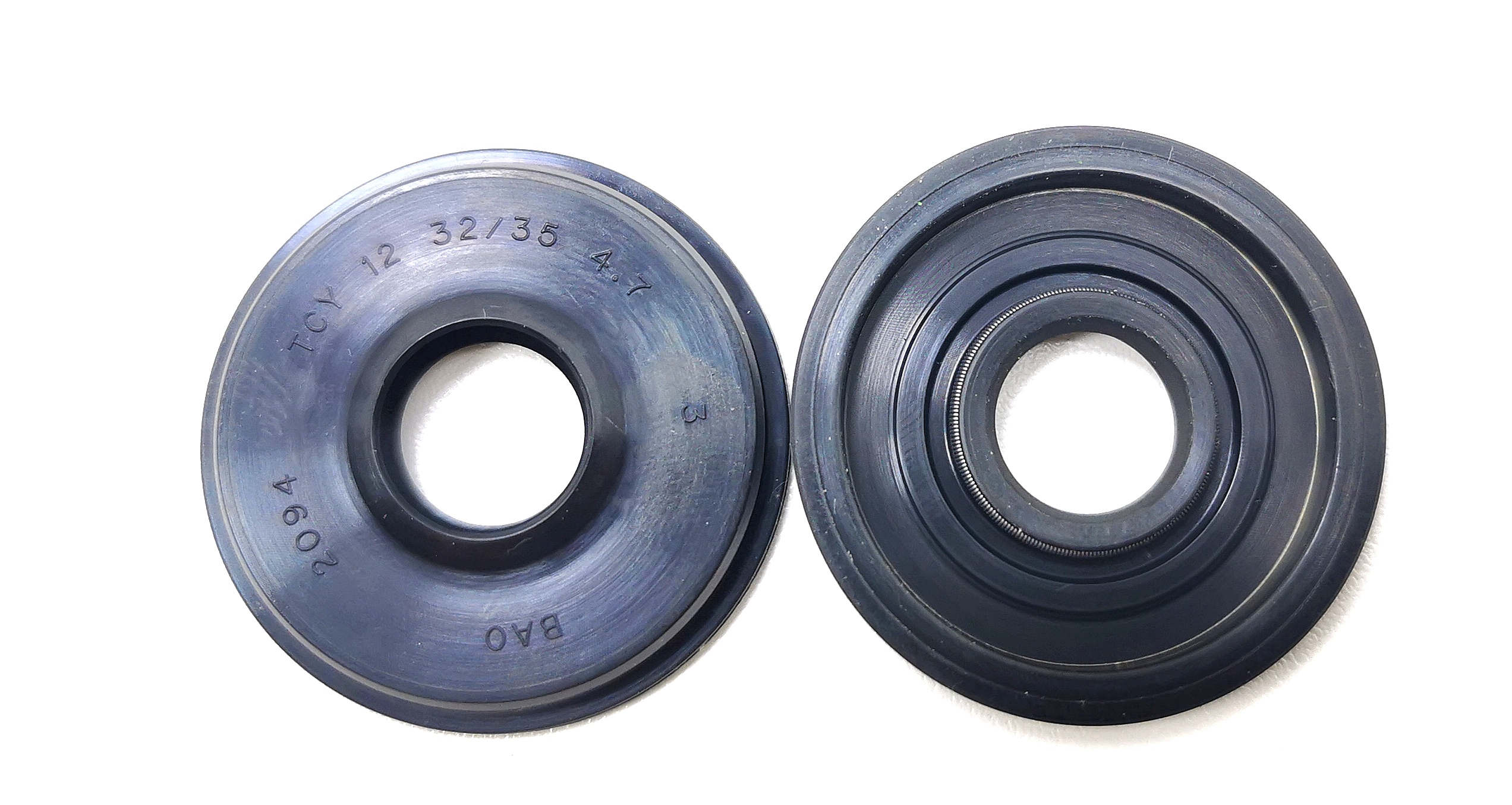 Gufero Husqvarna 36 136 141 (12x32/35x4,7)
