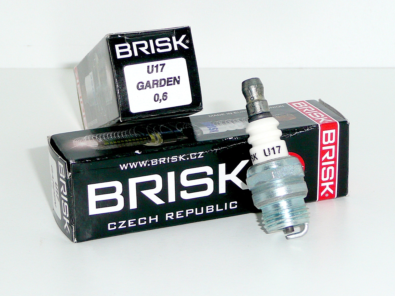 Zapalovacia sviečka BRISK U17 píly a krovinorezy