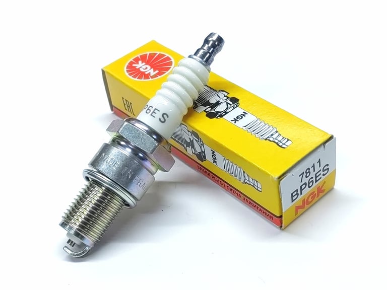 Zapalovacia sviečka NGK BP6ES kluč 21mm