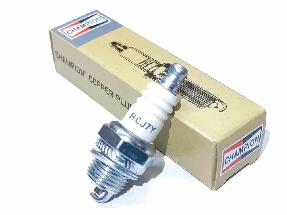 CHAMPION RCJ7Y s odporom píly krovinorezy kluč 19mm